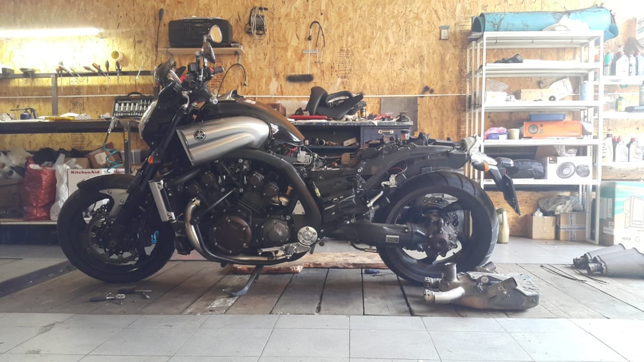 Yamaha VMX17 (V-MAX 1700), 2011