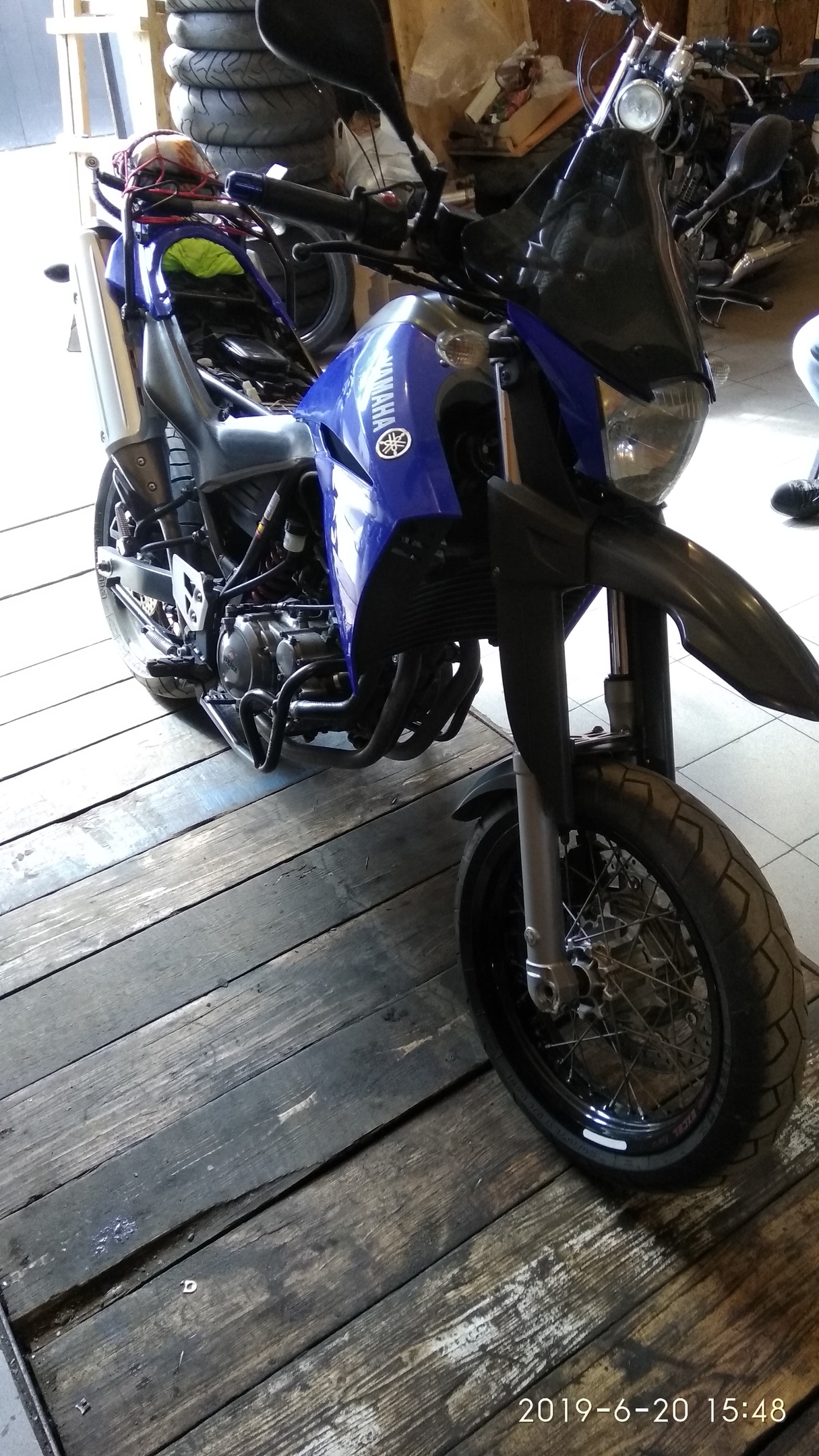Yamaha XT660X, 2004